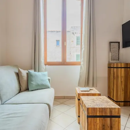 Antibes Centre 2 Pieces Cosy Proche Remparts Nice