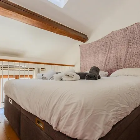 Antibes Centre 2 Pieces Cosy Proche Remparts